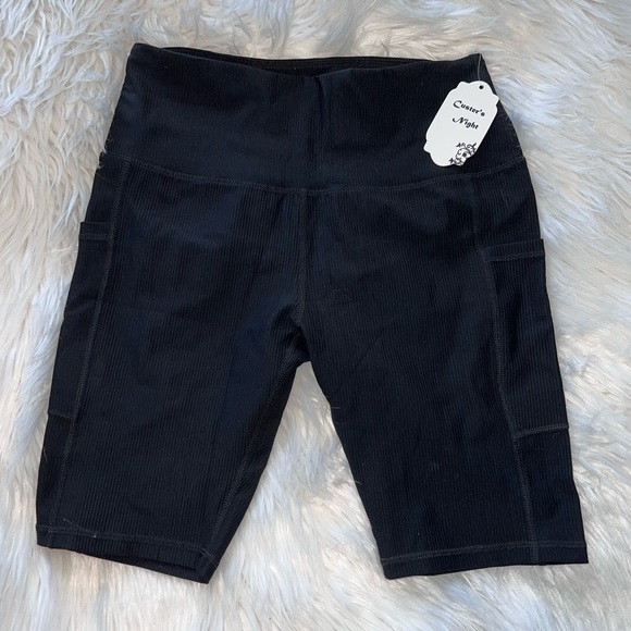 Black Compression Athletic Workout Pocket Ribbed Biker Shorts NWT - Picture 1 of 9